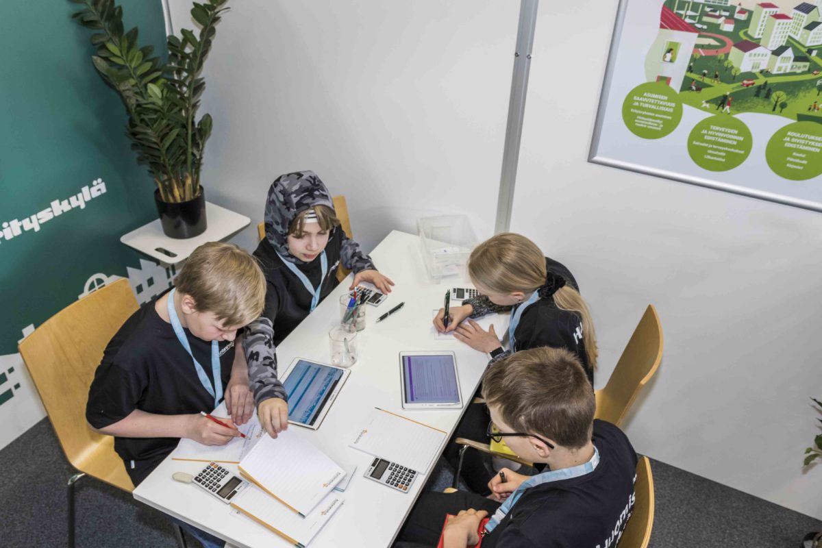 Kuntarahoitus Yrityskylä on yhteiskunta pienoiskoossa