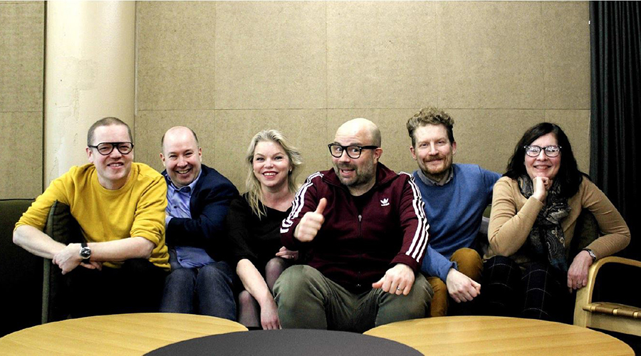 Kuvassa Must read -mediayhtiön osakkaat tammikuussa 2020: Tuomas Arokanto, Ari Lämsä, Anne Moilanen, Heikki Pursiainen, Erkka Railo ja Heidi Hammarsten. Kuva: Ella Ojanen / MustRead