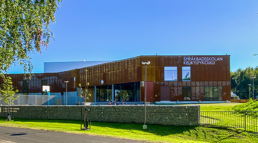 Photo of the facade of language immersion school