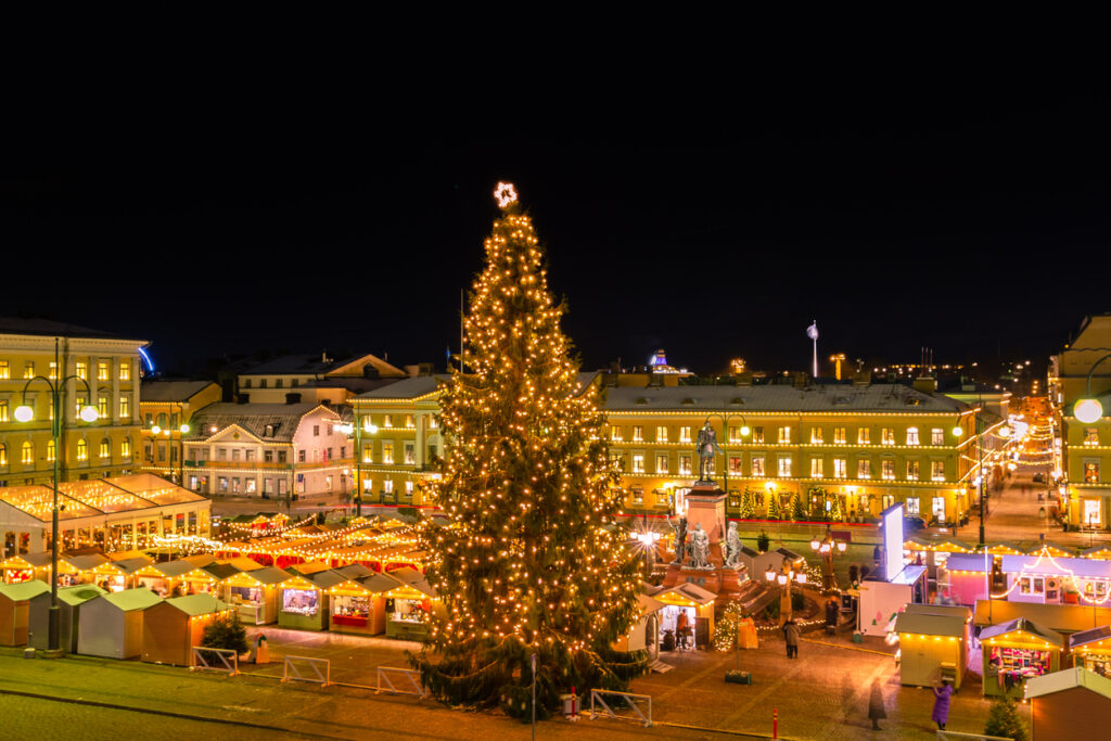 Kuvituskuva, jossa on Helsingin joulutori ja iso joulukuusi