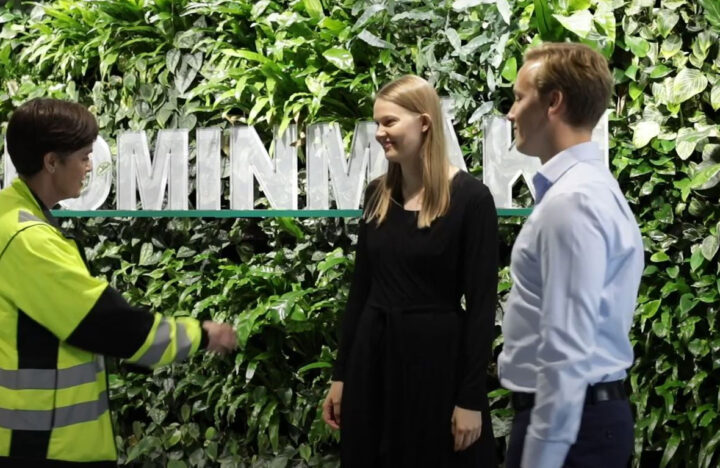 Karoliina Kajova and Aaro Koski shaking hands with Anna Kuolkkanen at Blominmäki wastewater plant