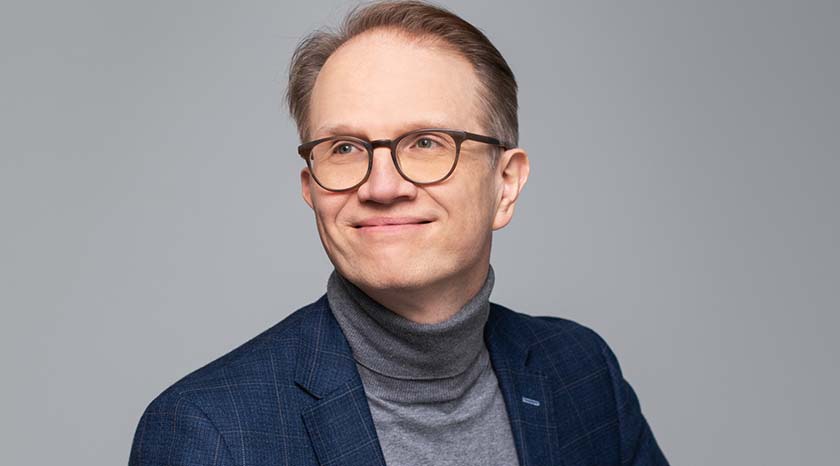 Kuvassa on Kuntarahoituksen pääekonomisti Timo Vesala.